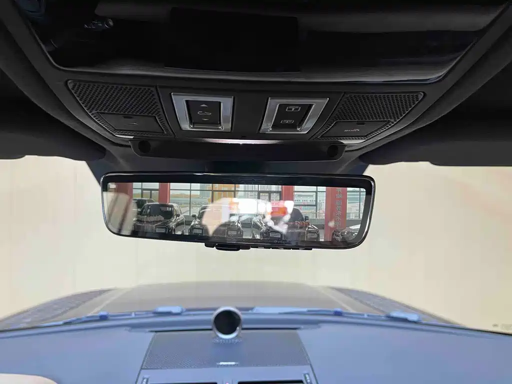 Land Rover Defender — миниатюра 17