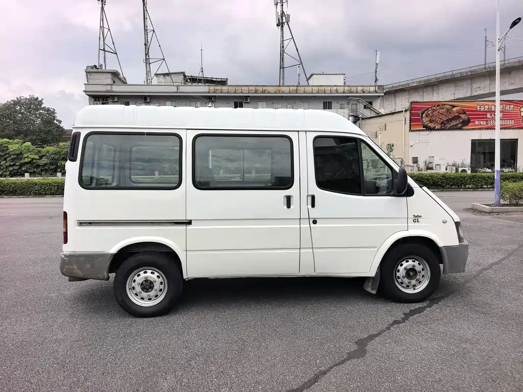 Ford Transit Classic — миниатюра 8