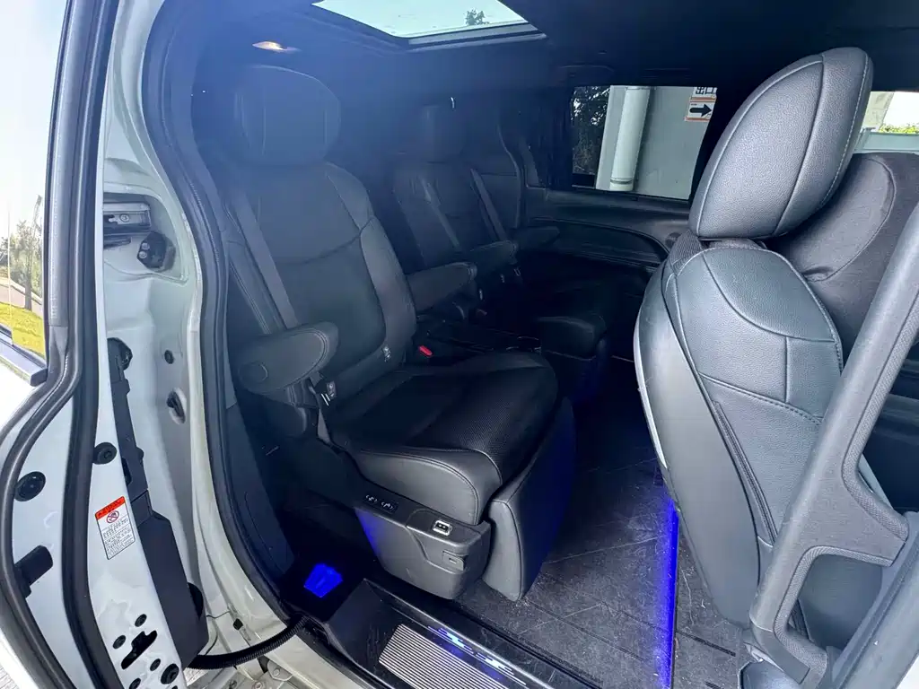 Toyota Granvia — миниатюра 4