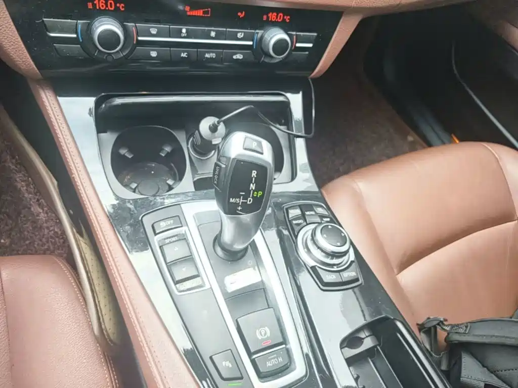 BMW 5 Series — миниатюра 19