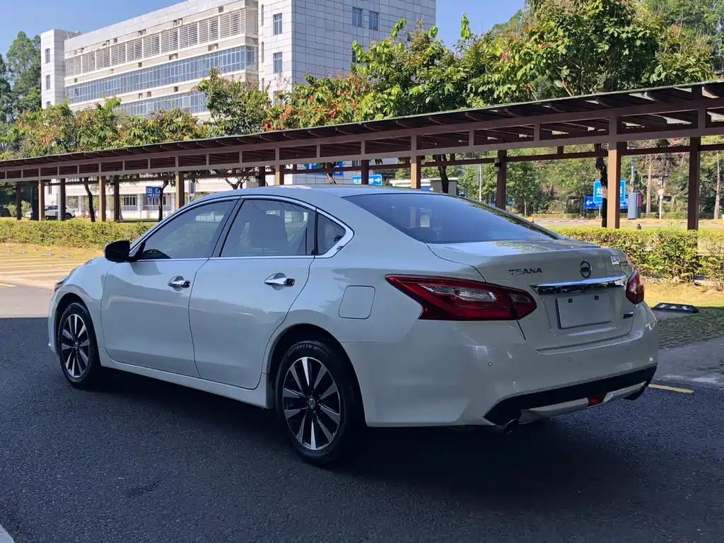 Nissan Teana — миниатюра 4