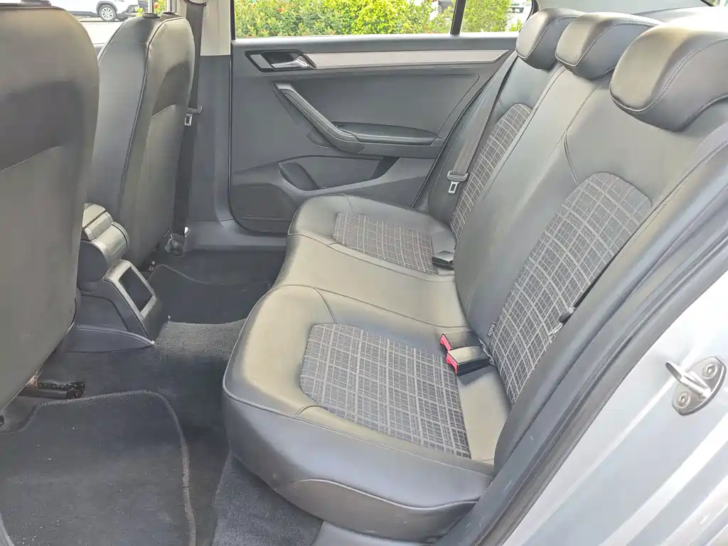 Volkswagen Jetta — миниатюра 13