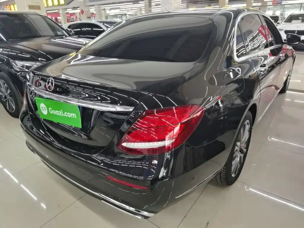 Mercedes-Benz E-Class — миниатюра 5