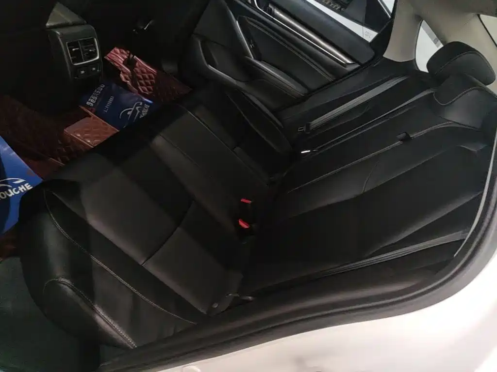 Honda Accord — миниатюра 17