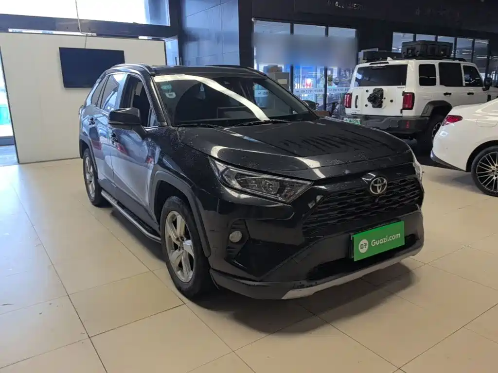Toyota RAV4 — миниатюра 4