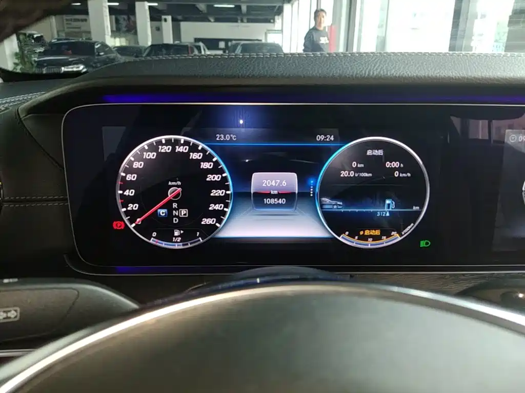 Mercedes-Benz E-Class — миниатюра 12