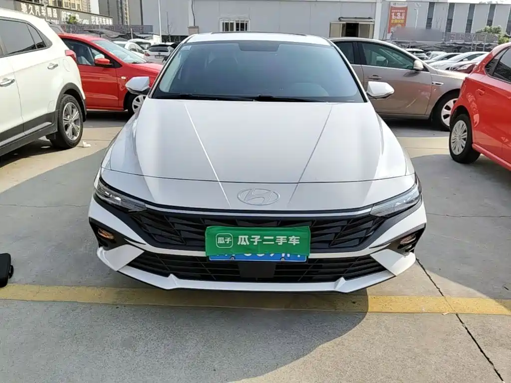 Hyundai Elantra — миниатюра 3