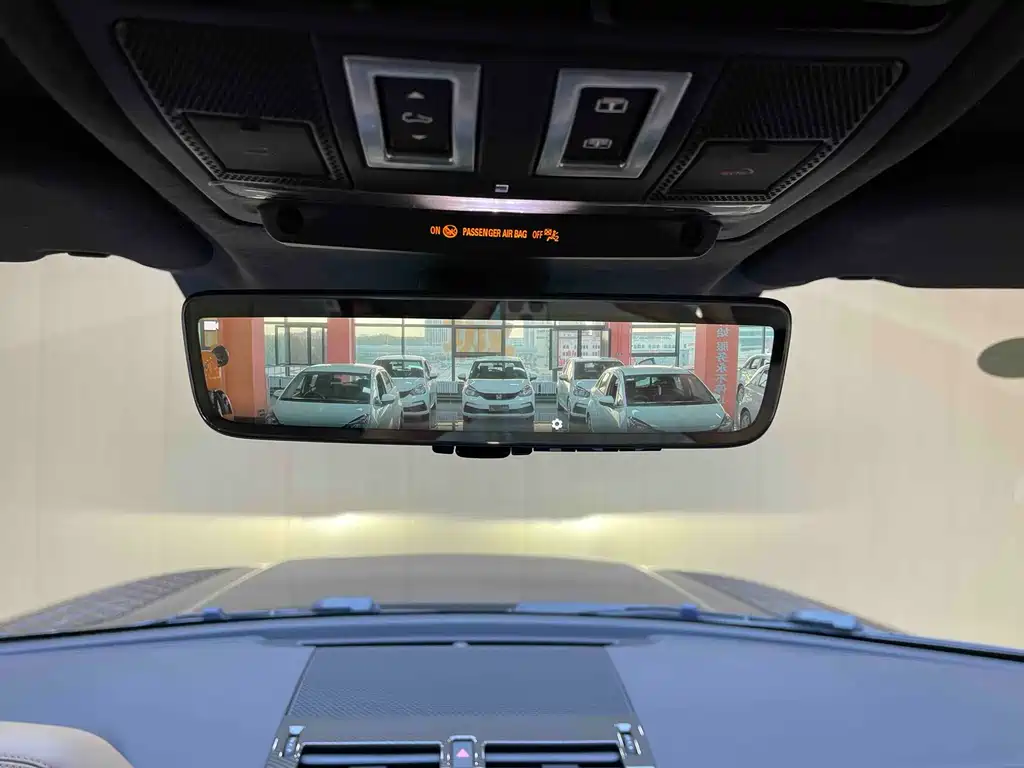 Land Rover Defender — миниатюра 17
