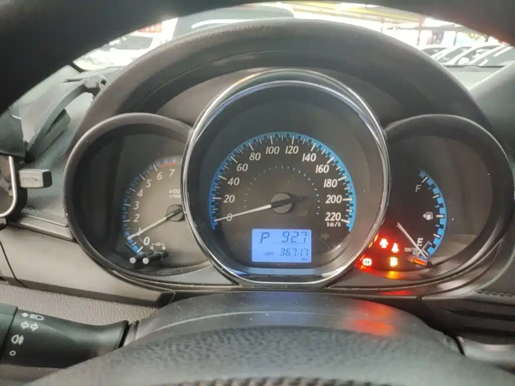 Toyota Yaris L — миниатюра 12