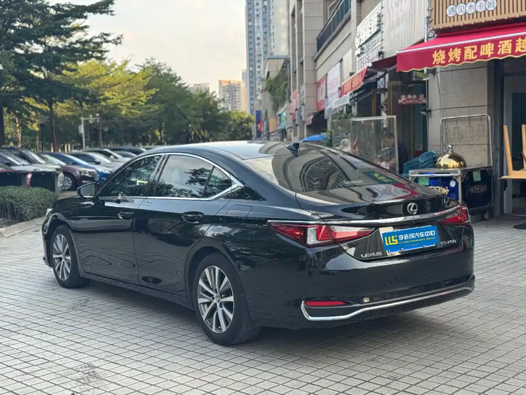 Lexus ES — миниатюра 6