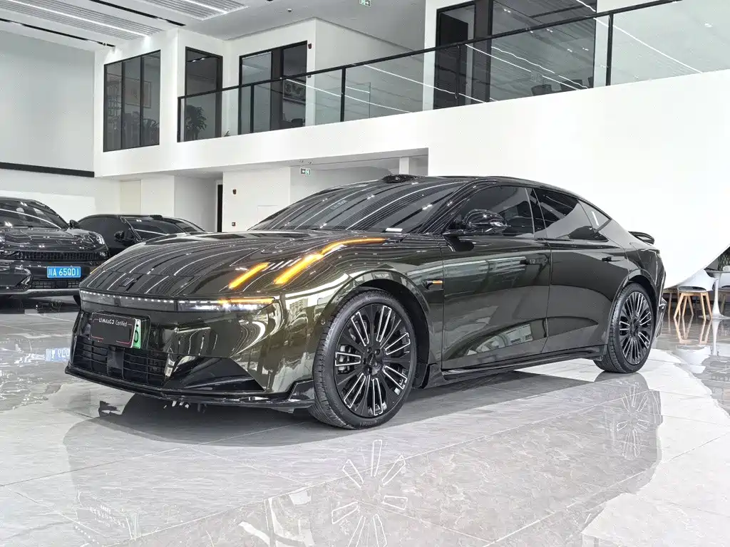 Lynk & Co 10