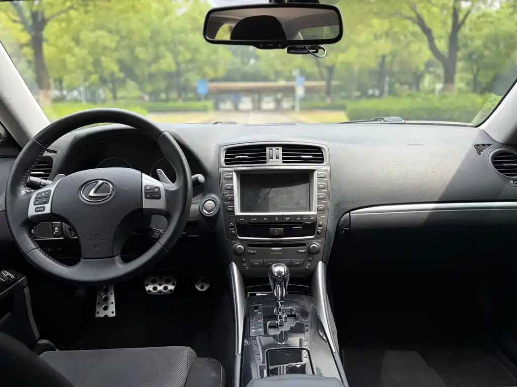 Lexus IS — миниатюра 4