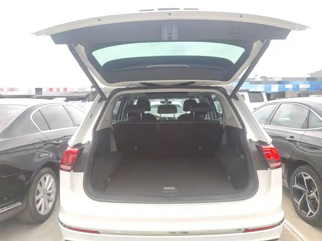 Volkswagen Tiguan L — миниатюра 19