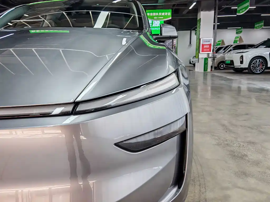 Tesla Model Y — миниатюра 13
