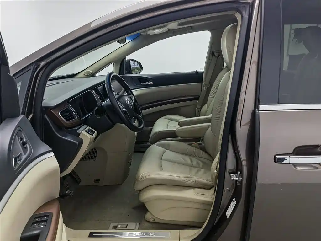 Buick GL8 2017 25S Luxury V