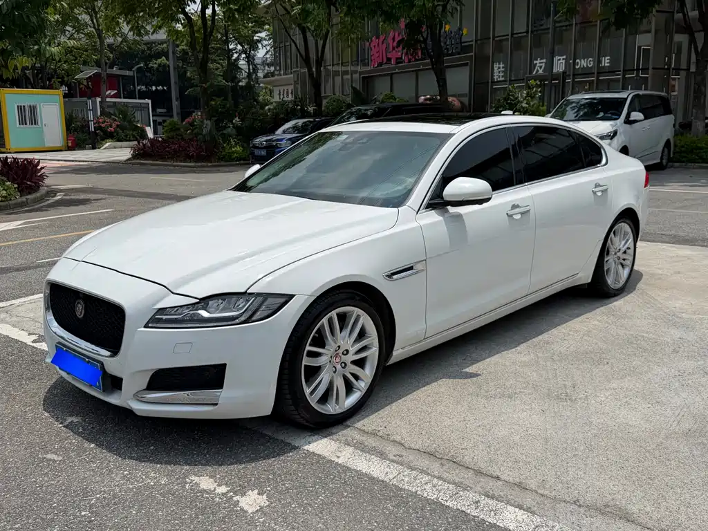Купить Jaguar XFL