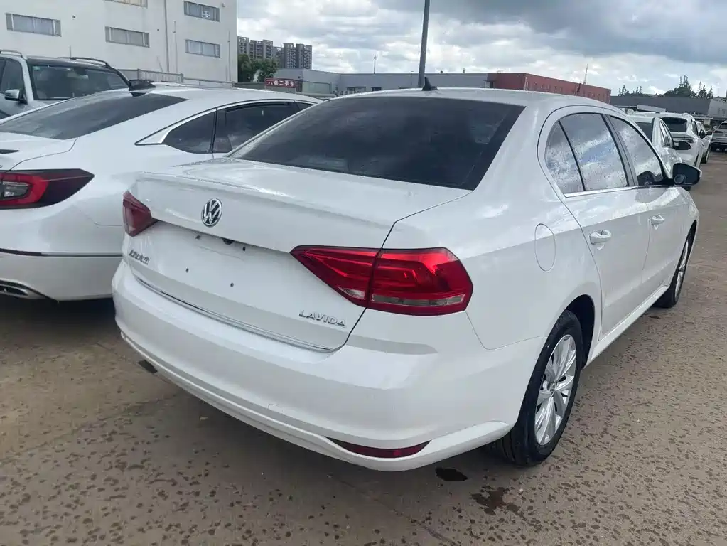 Volkswagen Lavida — миниатюра 7