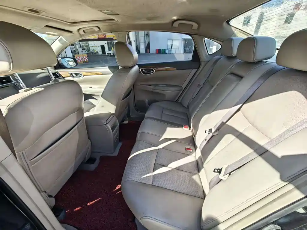 Nissan Sylphy 2012 1.6XL MT Luxury