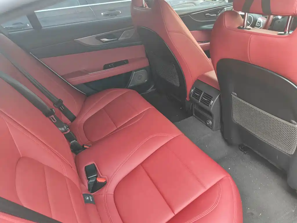 Jaguar XEL — миниатюра 6