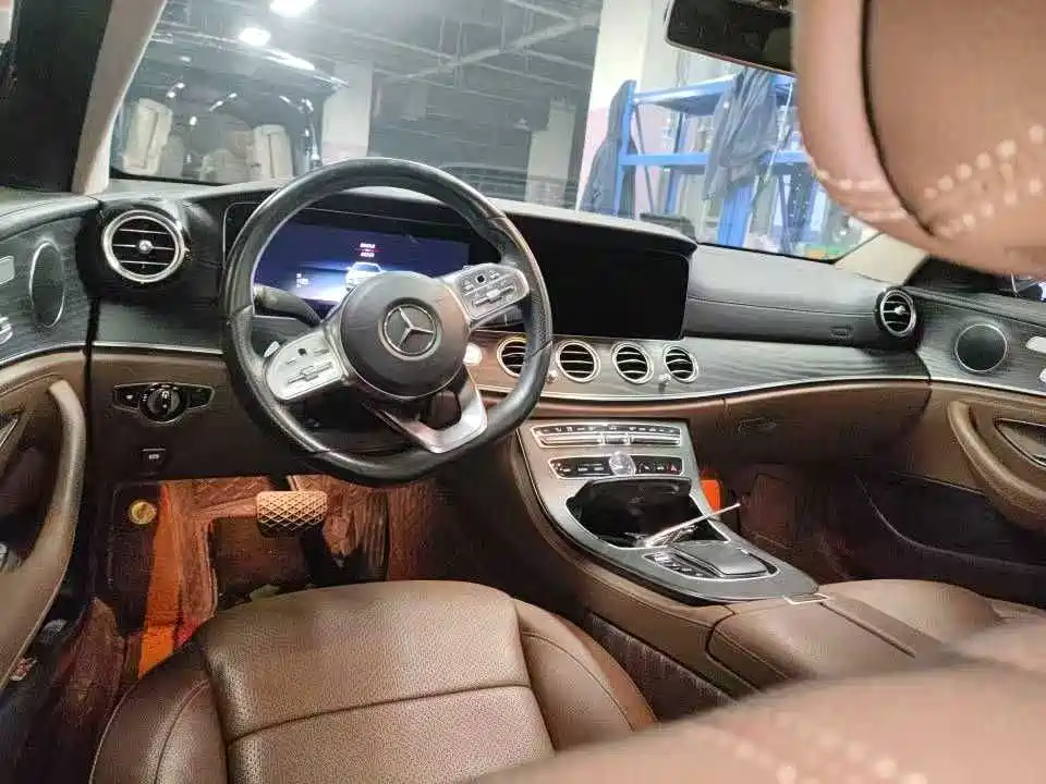 Mercedes-Benz E-Class — миниатюра 6