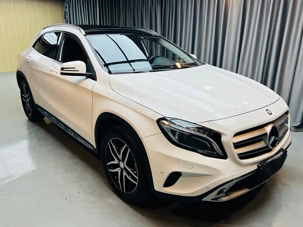 Mercedes-Benz GLA 2015 GLA 200 Fashion