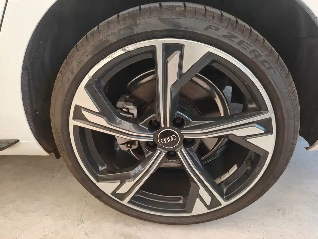 Audi A4L — миниатюра 20
