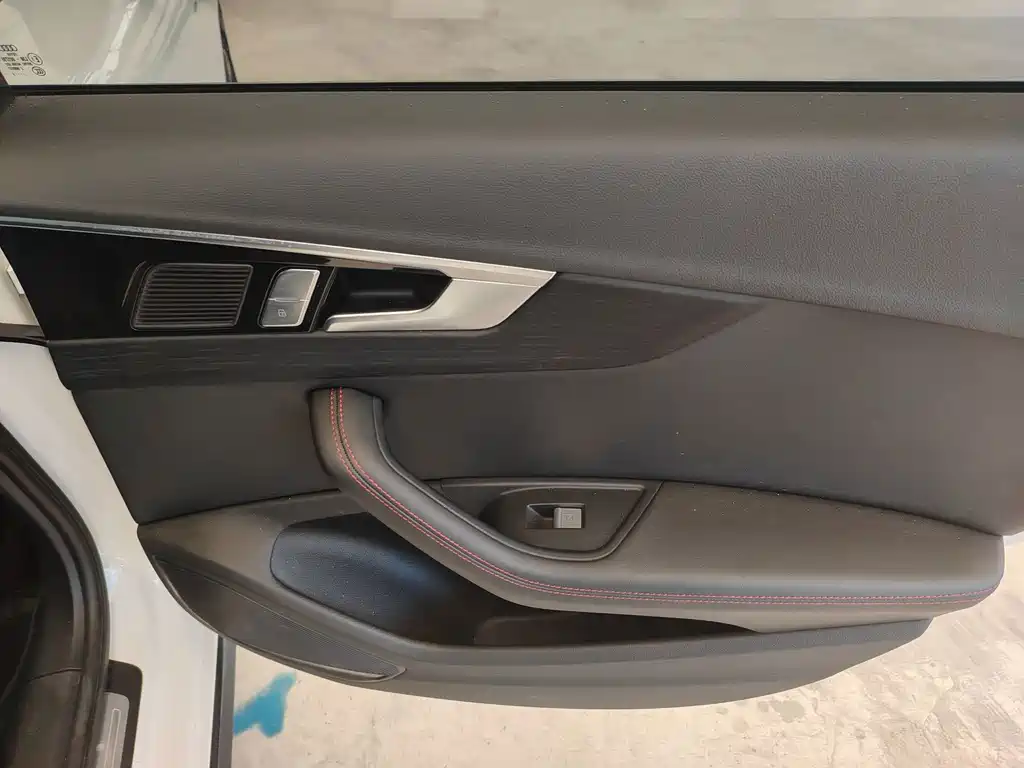 Audi A4L — миниатюра 30