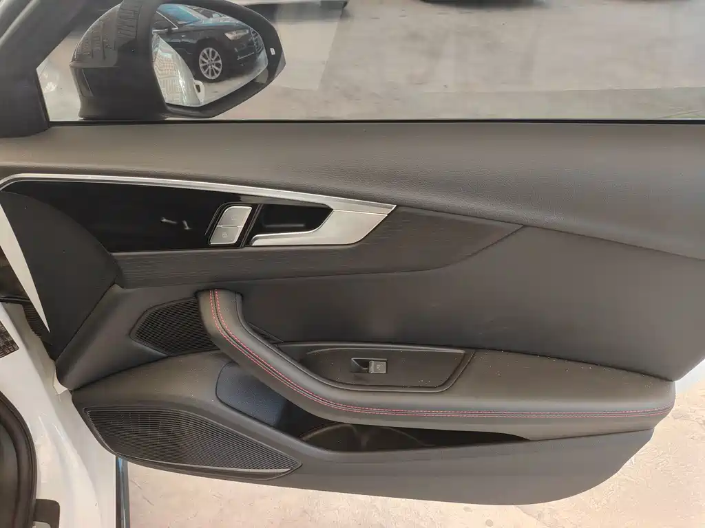 Audi A4L — миниатюра 31