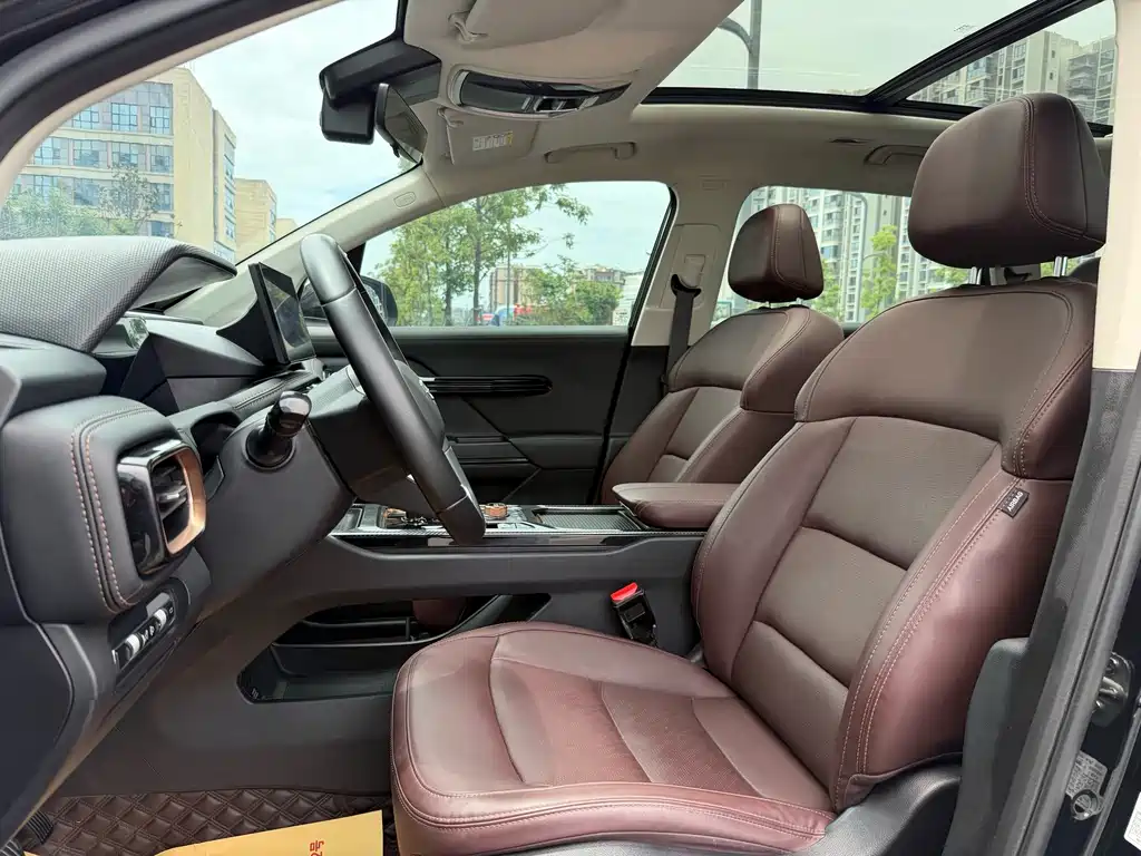 Geely Haoyue 2022 1.8TD DCT Black Gold 7 мест