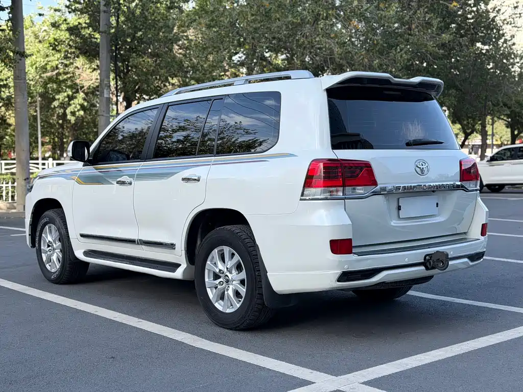 Toyota Land Cruiser — миниатюра 12