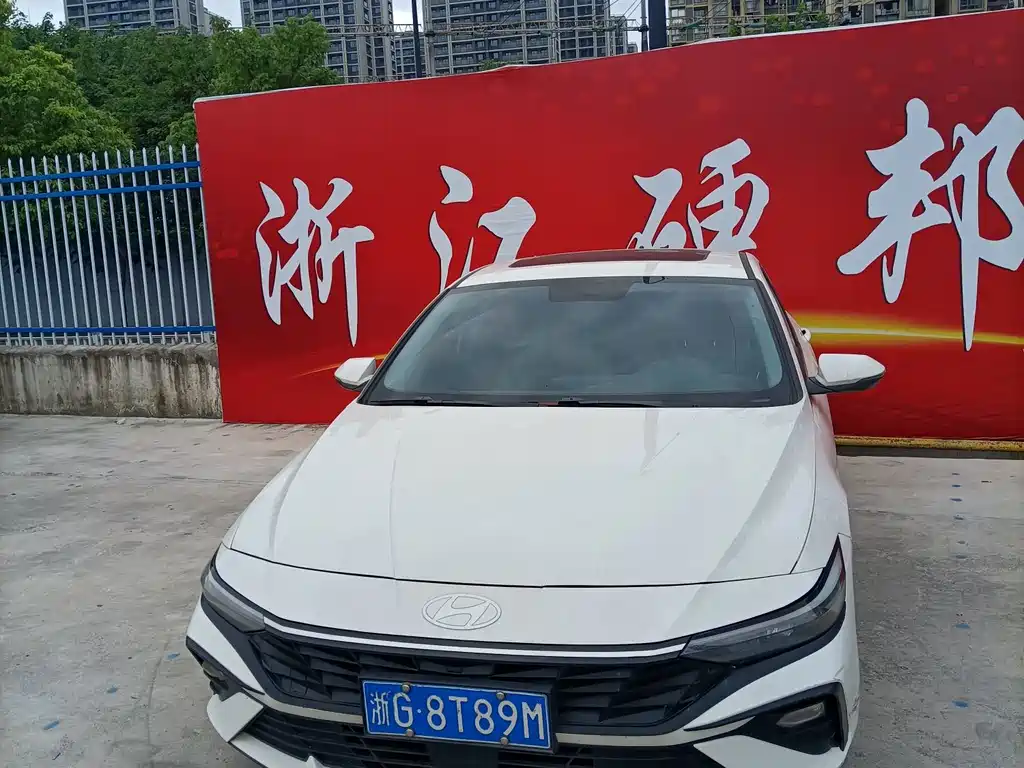 Hyundai Elantra — миниатюра 2