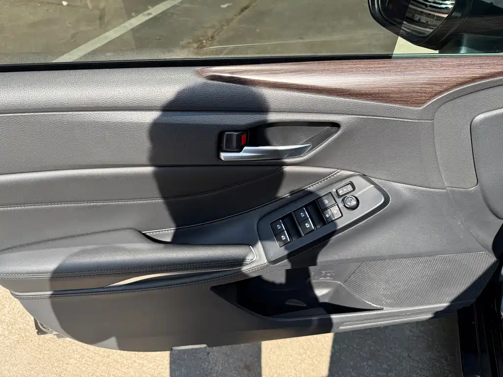 Toyota Avalon — миниатюра 12
