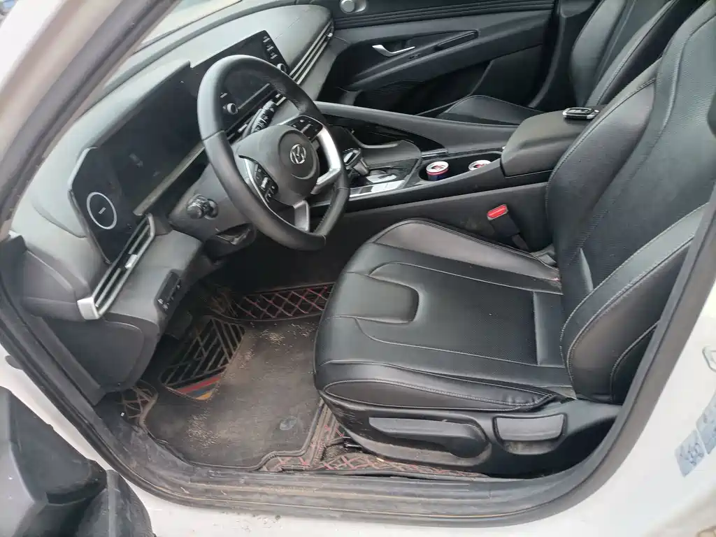 Hyundai Elantra — миниатюра 27