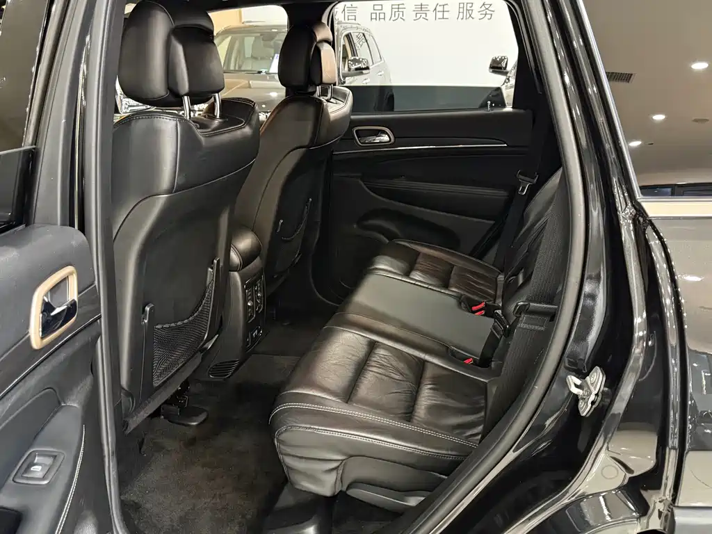Jeep Grand Cherokee (Import) — миниатюра 11