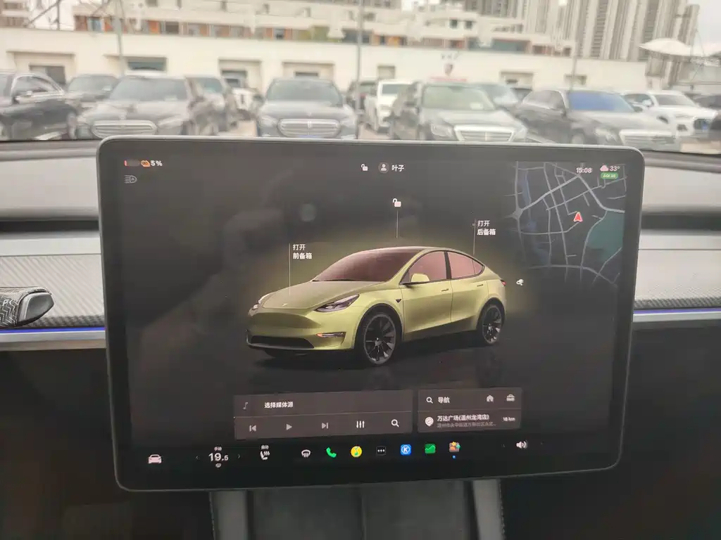 Tesla Model Y — миниатюра 11
