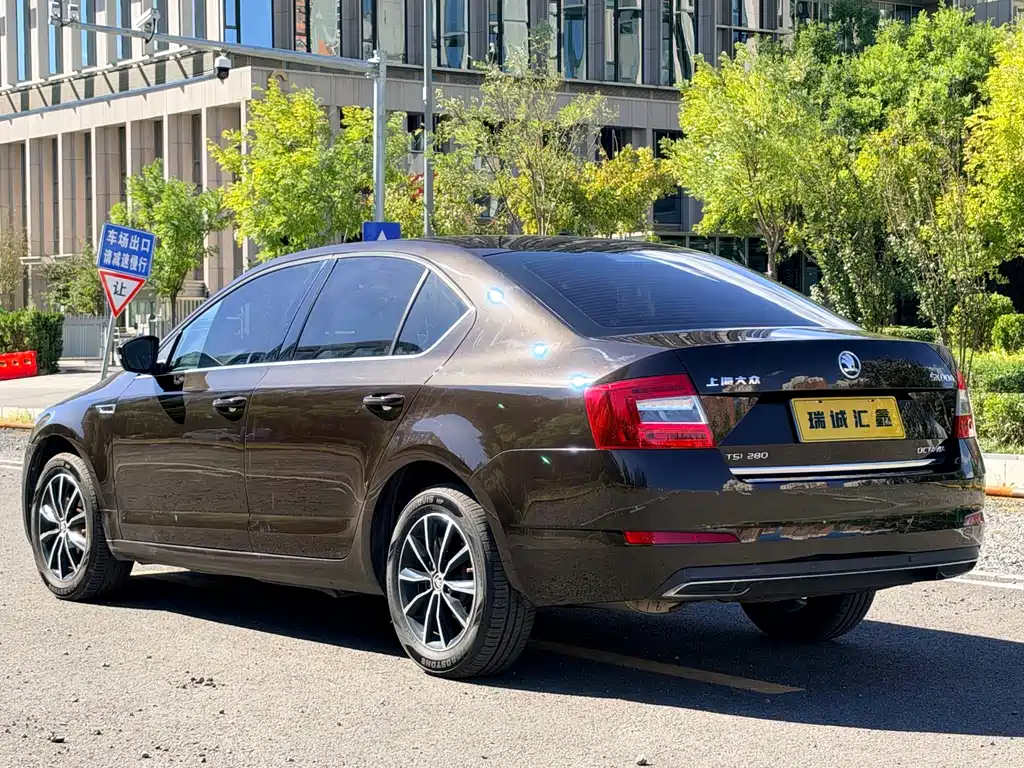 Skoda Octavia — миниатюра 7