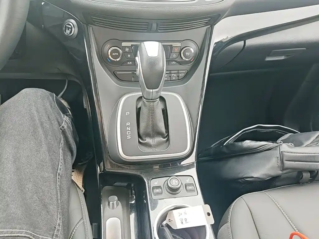 Ford Kuga — миниатюра 14