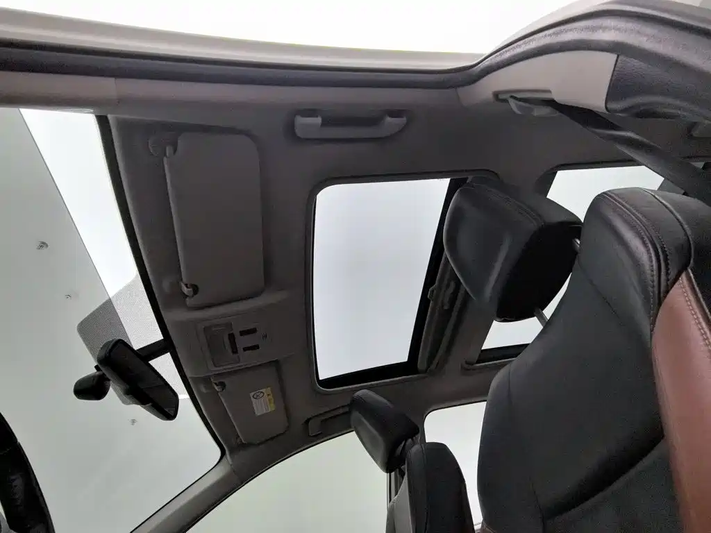 Toyota RAV4 — миниатюра 14
