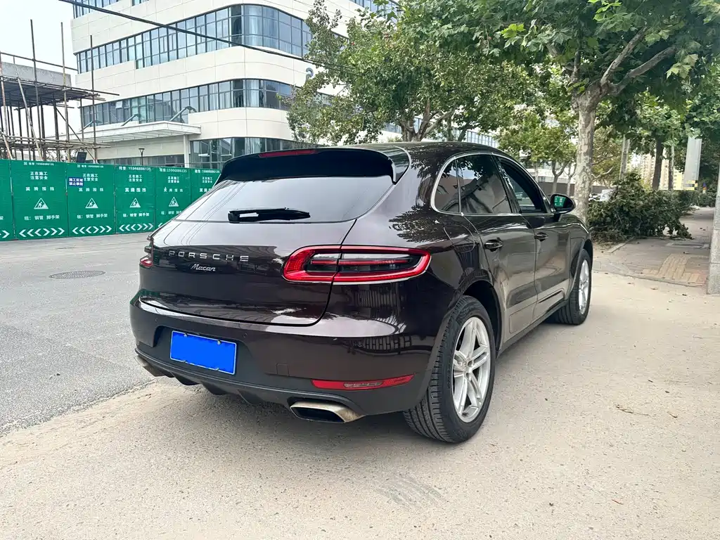 Porsche Macan — миниатюра 4