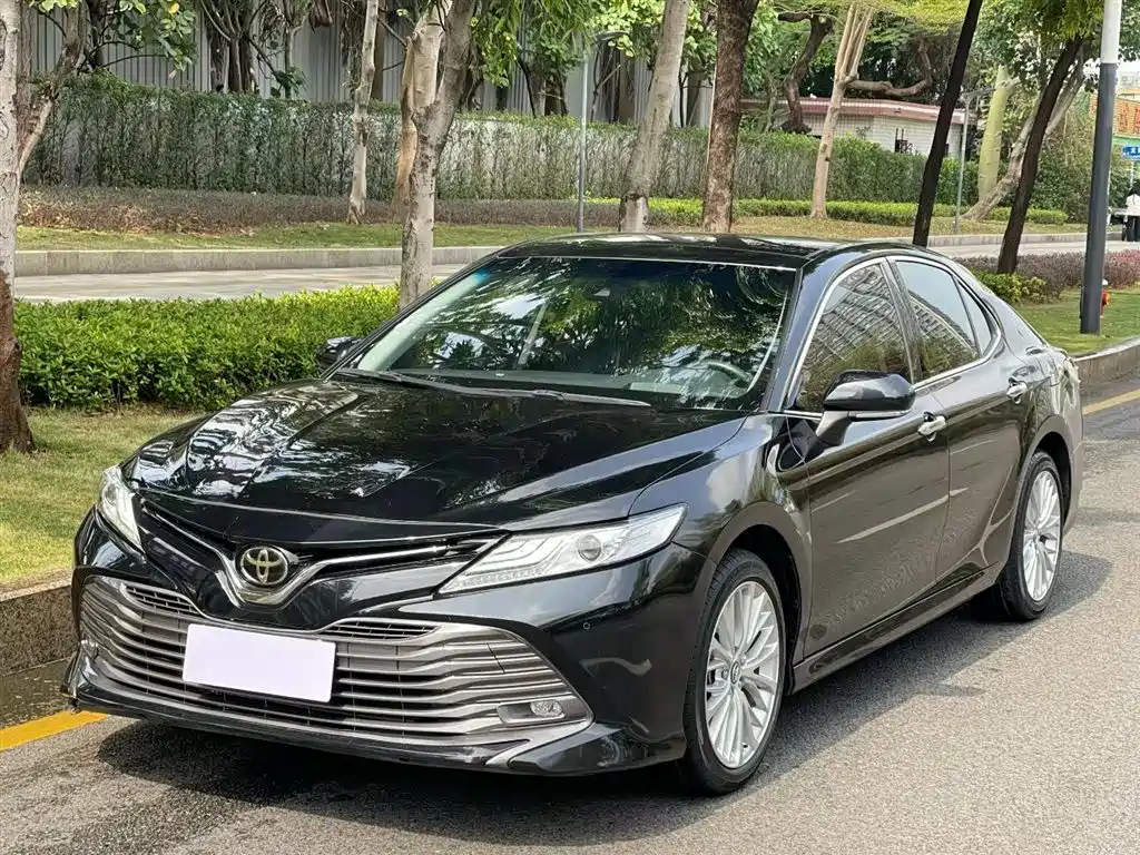 TOYOTA CAMRY