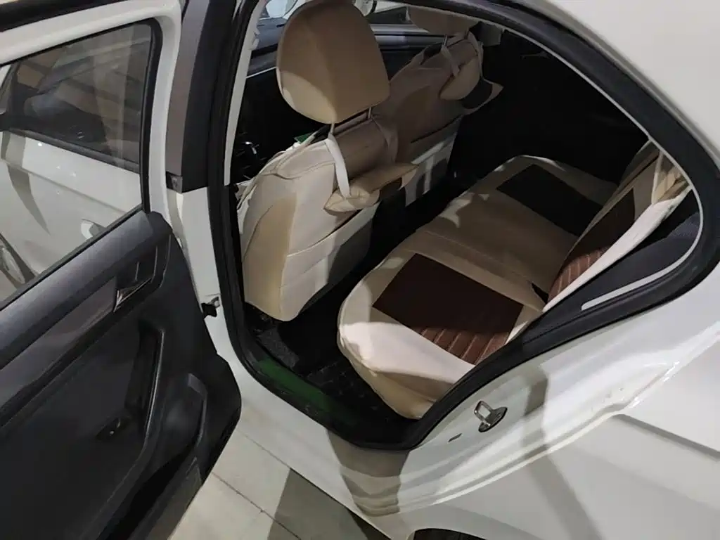 Volkswagen Bora — миниатюра 20