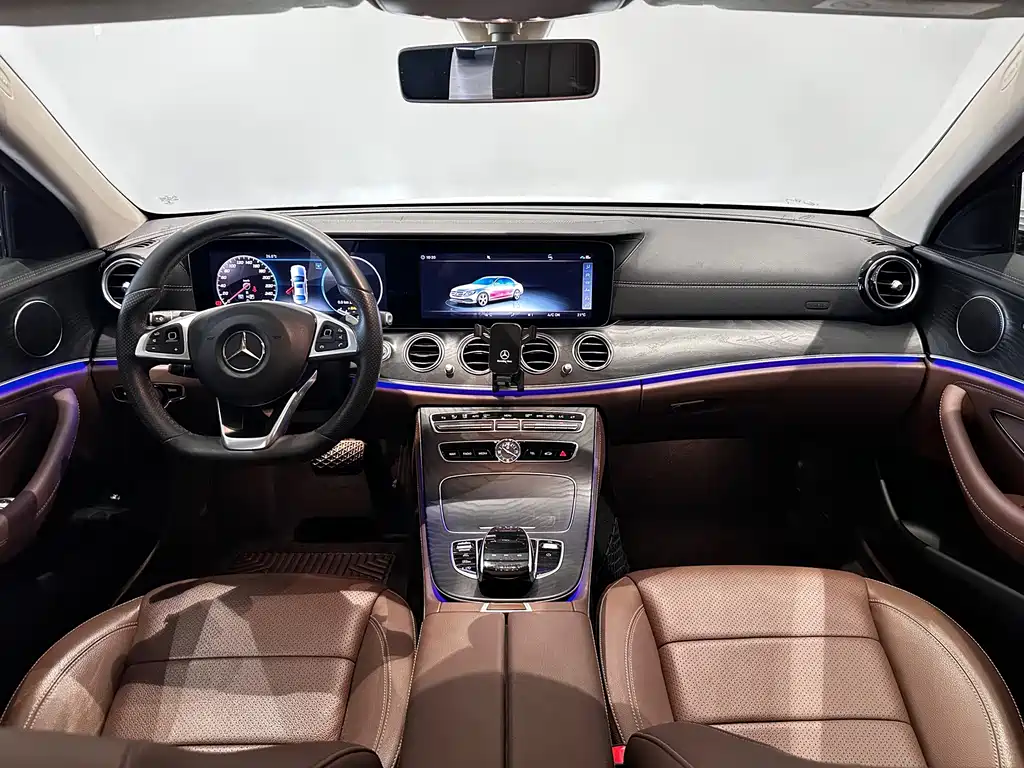 Mercedes-Benz E-Class — миниатюра 12