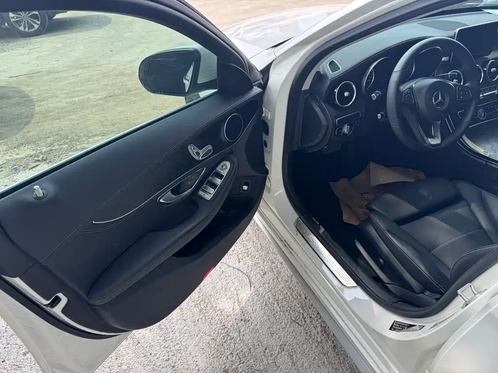 Mercedes-Benz C-Class — миниатюра 4