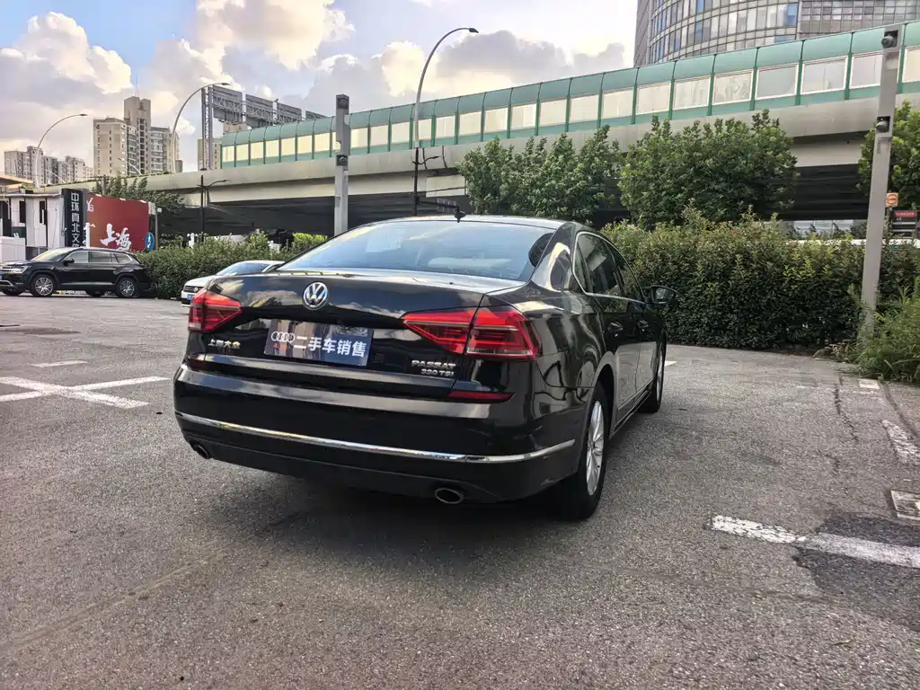 Volkswagen Passat — миниатюра 4