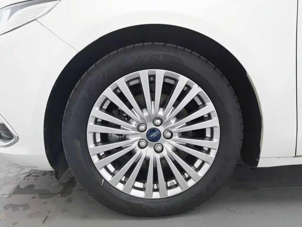 Ford Taurus — миниатюра 17