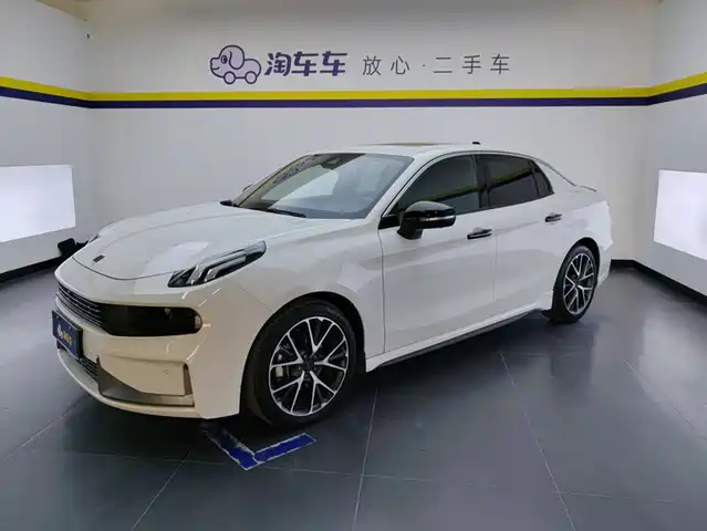 2021 Lynk & Co 03
