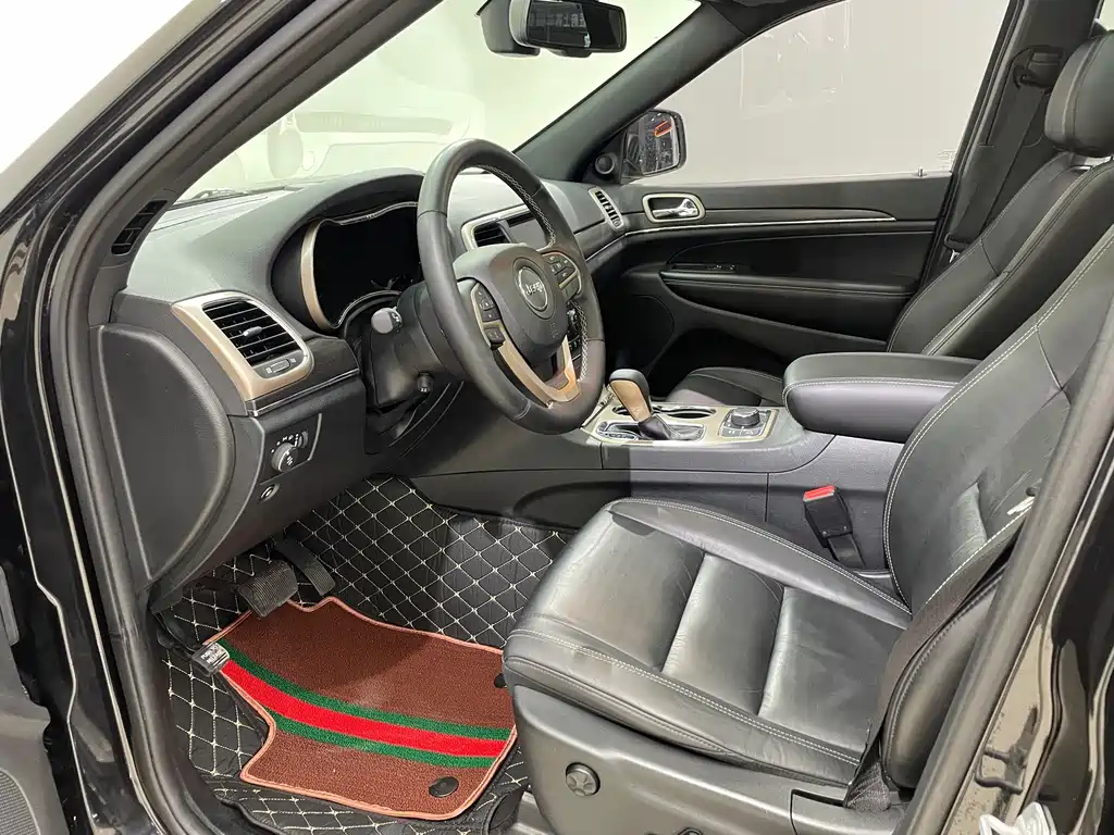 Jeep Grand Cherokee (Import) — миниатюра 12