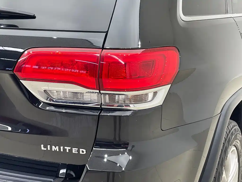 Jeep Grand Cherokee (Import) — миниатюра 8