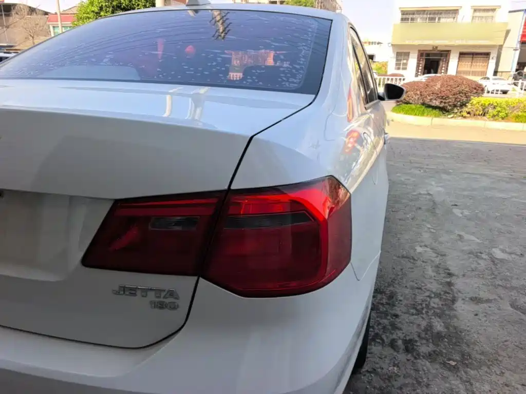 Volkswagen Jetta — миниатюра 8