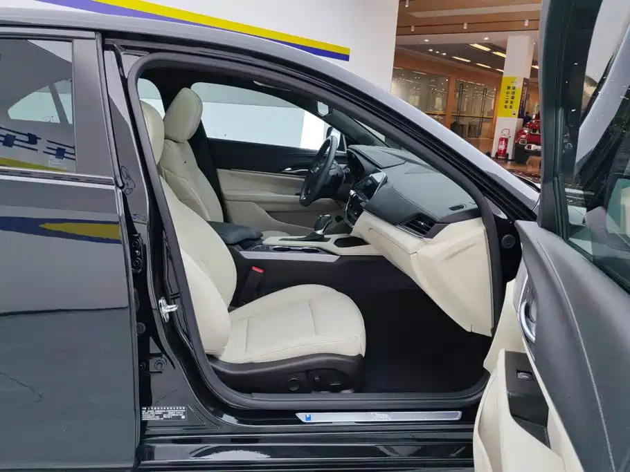 Cadillac CT4 25T Luxury Type, фото 8